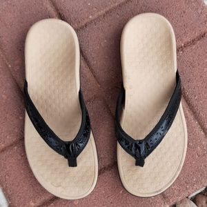 Vionic Cassandra flip flop sandals comfort shoes
